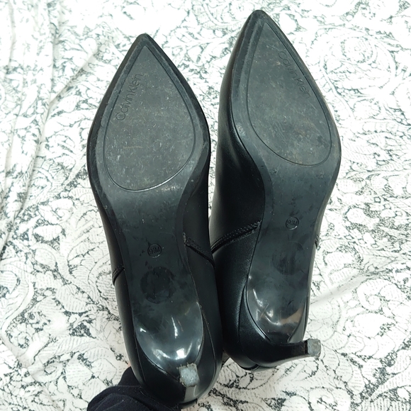 Calvin Klein booties - Picture 2 of 6